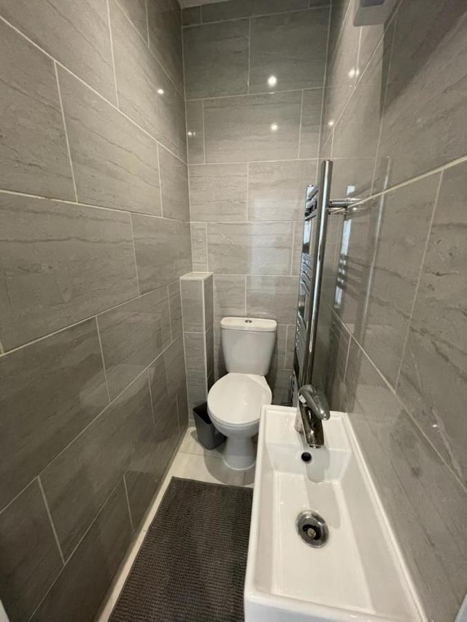House By Araminta Houslow Apartamento Hounslow Exterior foto