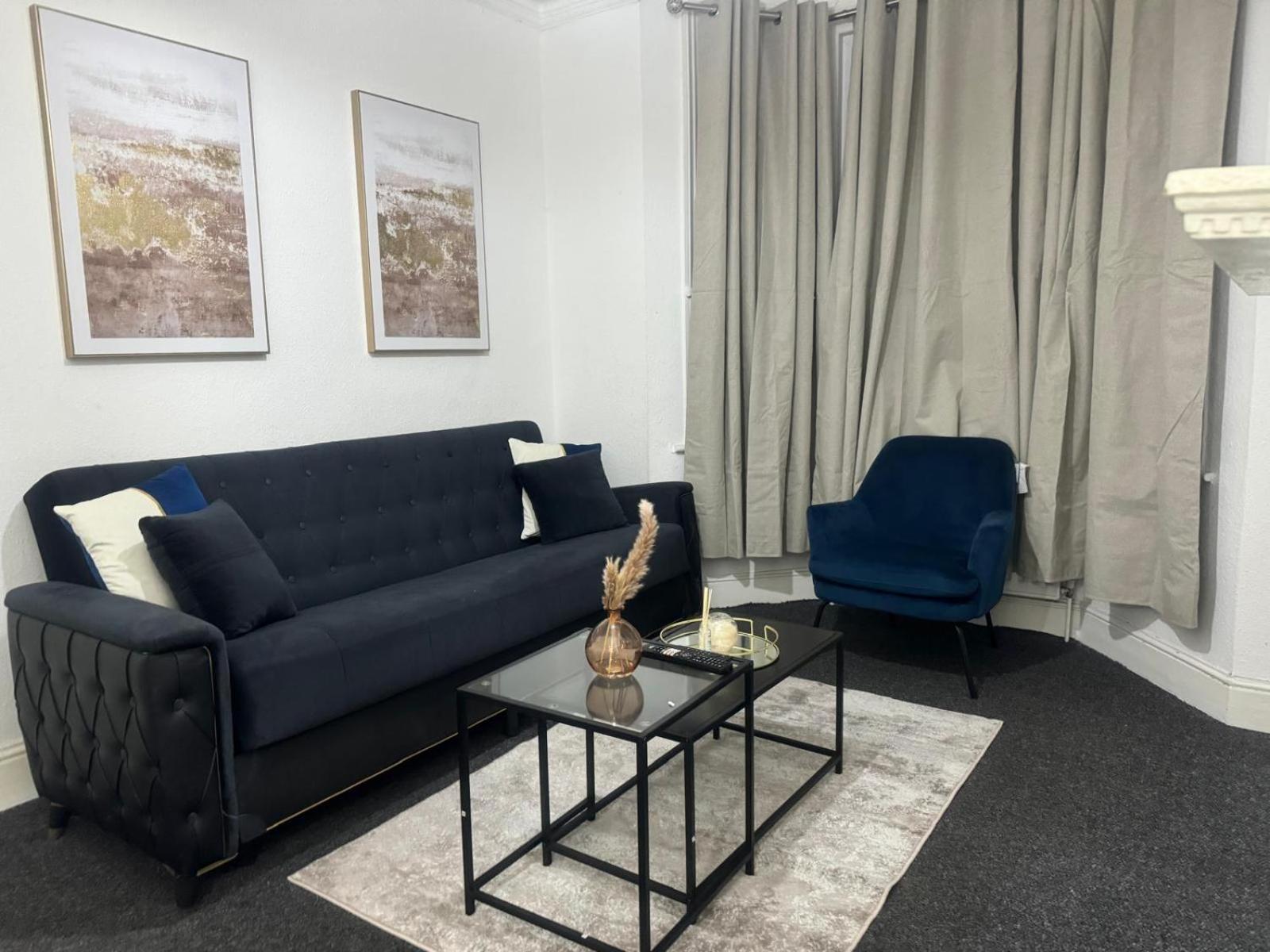 House By Araminta Houslow Apartamento Hounslow Exterior foto